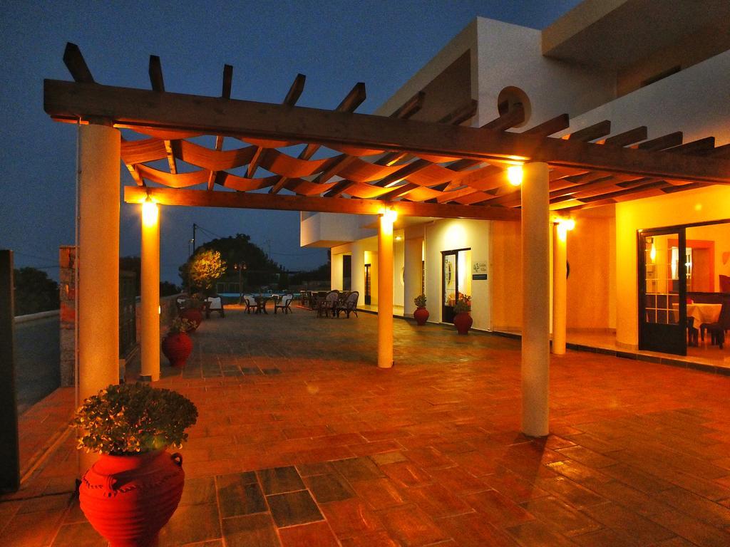 Golden Villas - Hotel Apartments & Villas Херсонисос Екстериор снимка