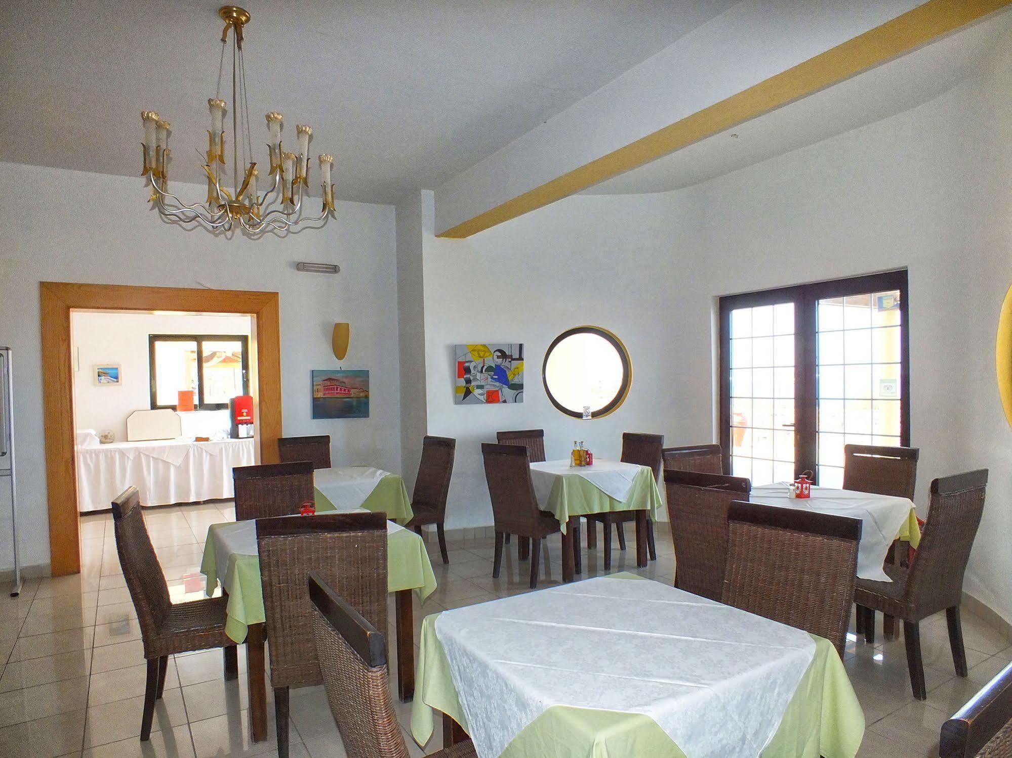 Golden Villas - Hotel Apartments & Villas Херсонисос Екстериор снимка