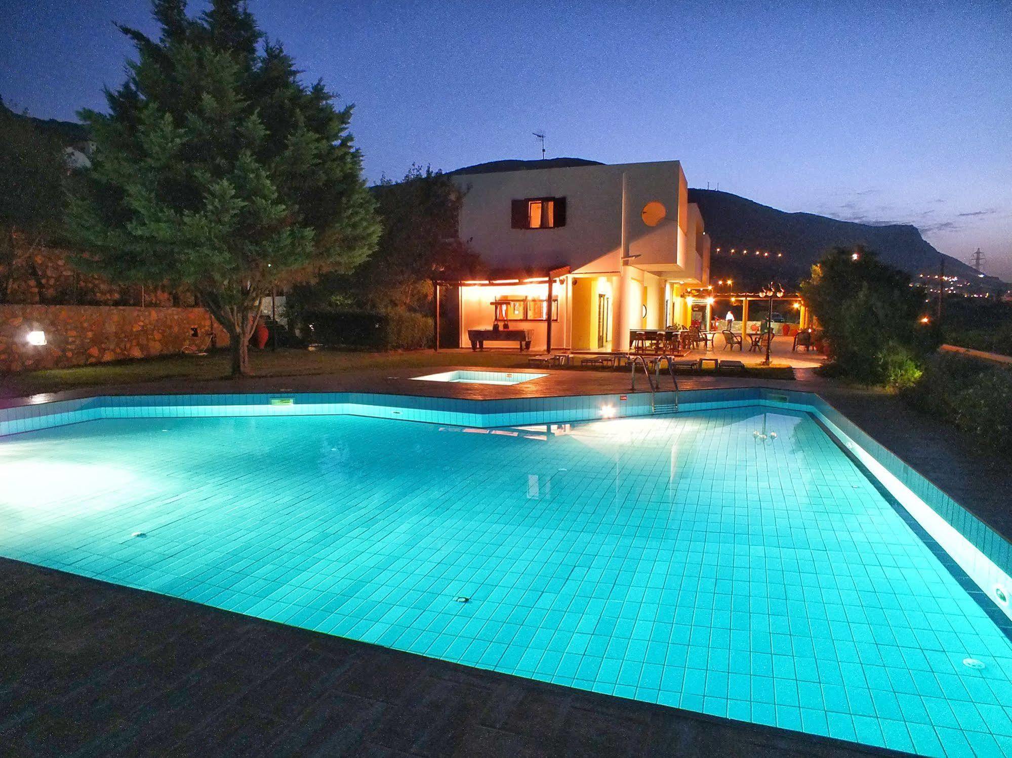 Golden Villas - Hotel Apartments & Villas Херсонисос Екстериор снимка