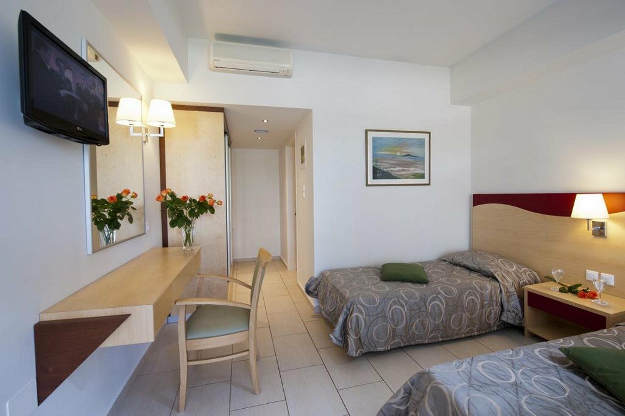 Golden Villas - Hotel Apartments & Villas Херсонисос Екстериор снимка